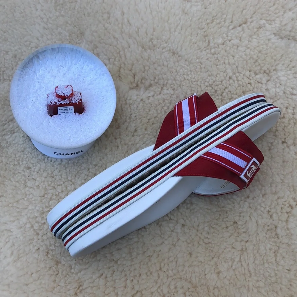 Chanel vintage red & white slide sandals - Picture 3 of 6